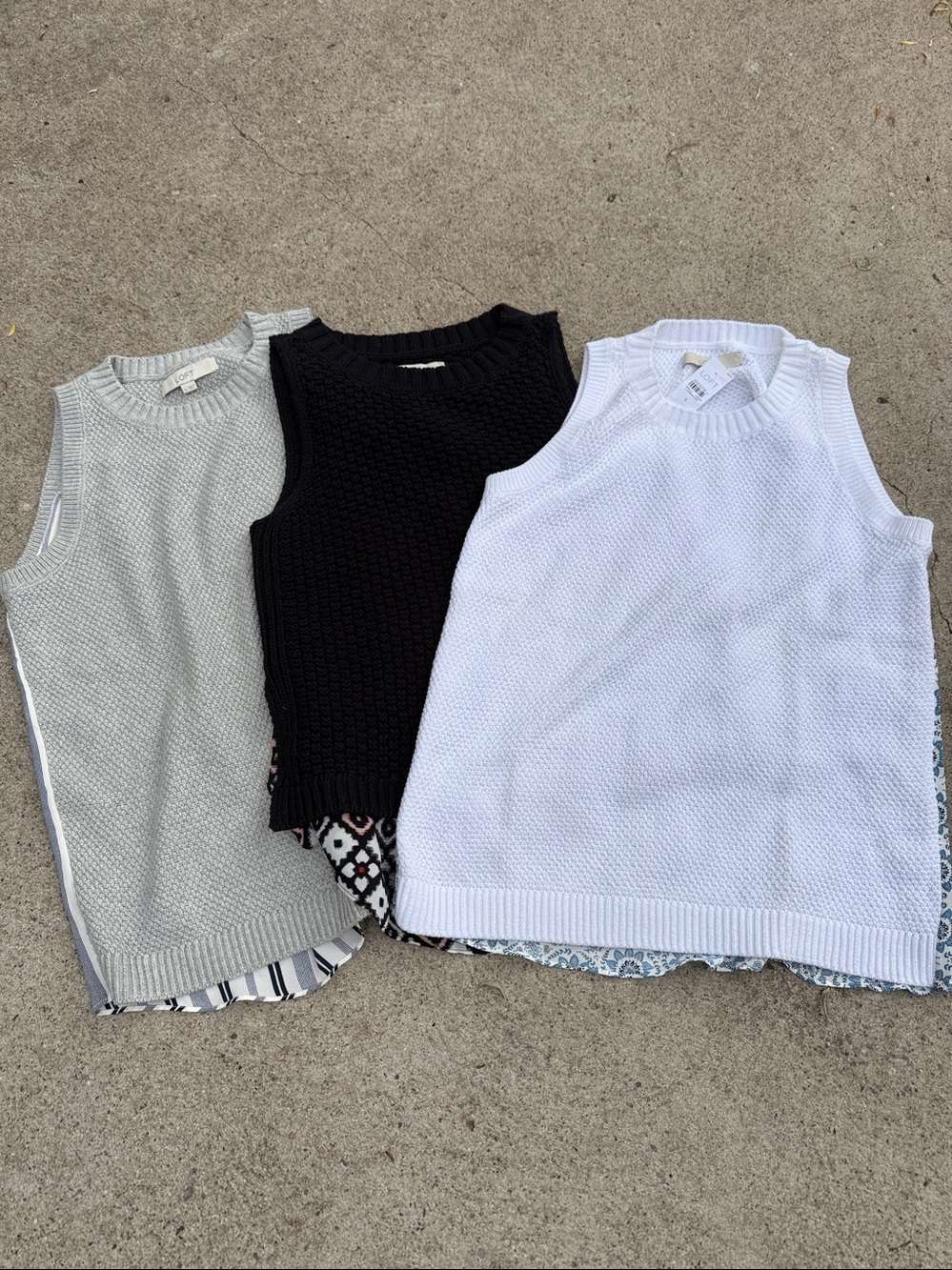 LOFT SLEEVELESS KNIT LIGHTWEIGHT BACK PRINTED TOPS SET OF 3 -S 🩶🤍🖤
